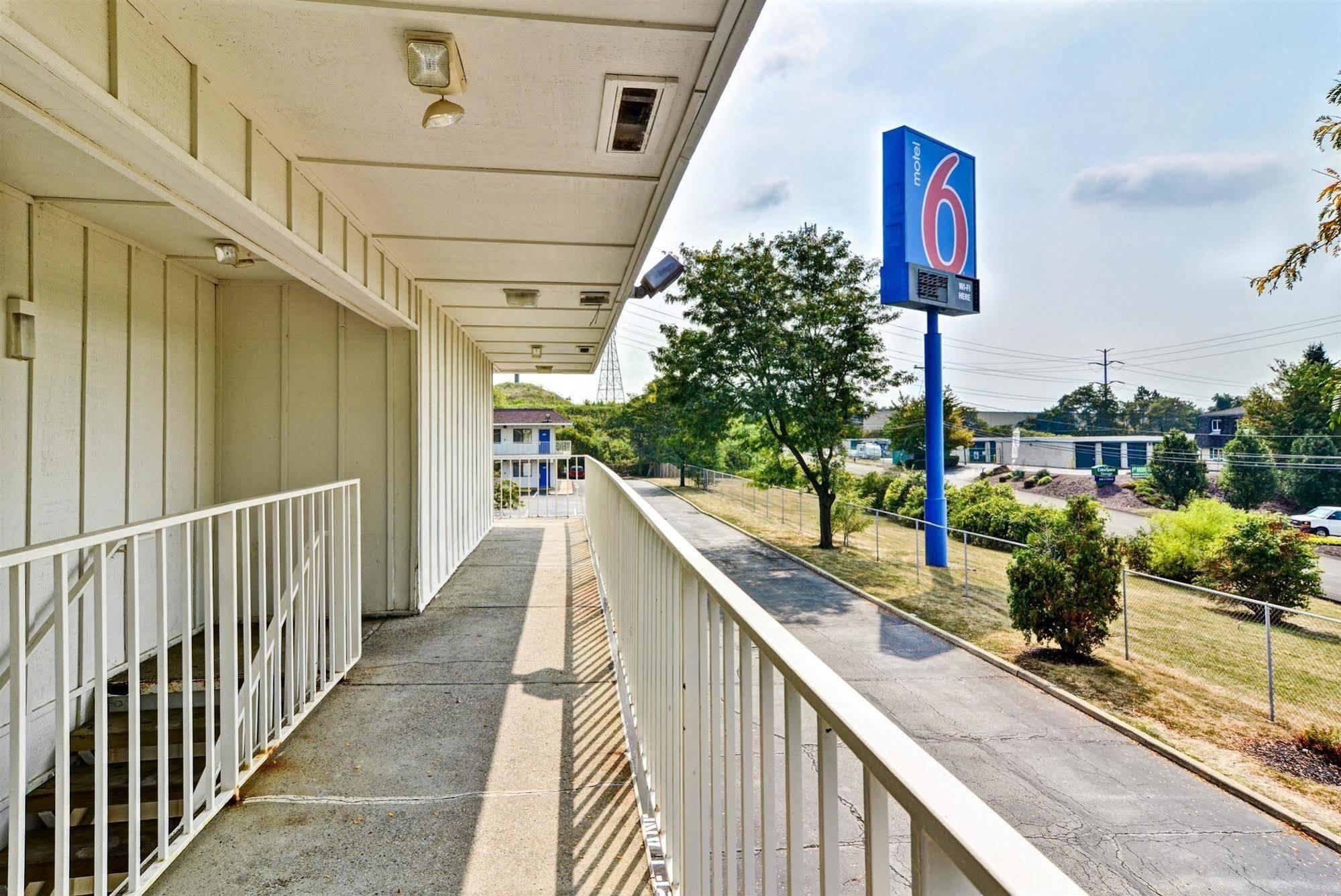 Motel 6-Pittsburgh, Pa - Crafton Exterior photo